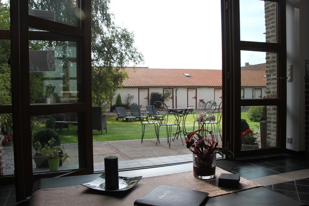 Au Coeur Des Hotes Steenvoorde Exterior photo