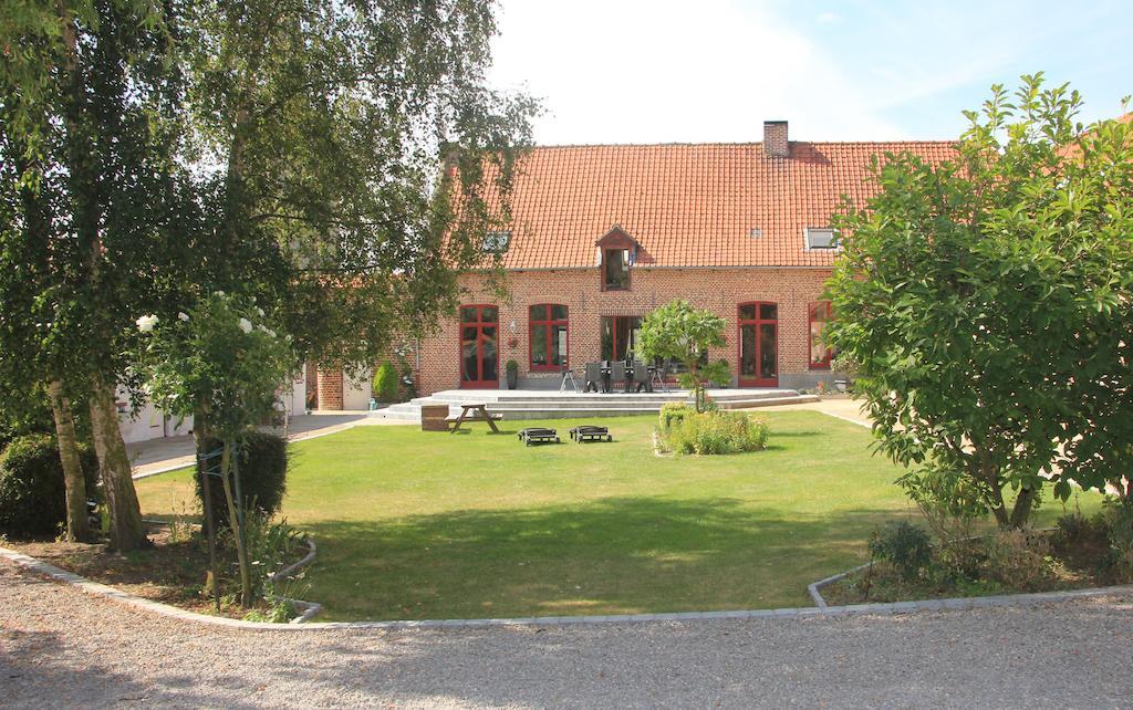 Au Coeur Des Hotes Steenvoorde Exterior photo